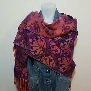 Beautiful Scarf NWOT